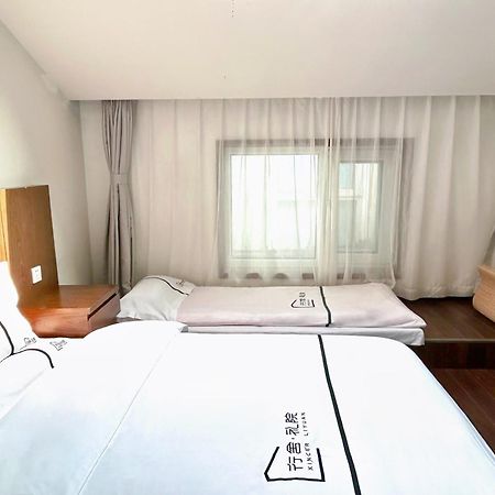 Xingshe Alley Courtyard Hotel Beijing Wangfujing Forbidden City Branch - Breakfast Included & English Speaking Reception & Free Wifi And Laundry Room & Hutong Culture & Cat-Keeping & Flower-Growing Terrace & One Day Tour Service & Free Coffee Exteriör bild